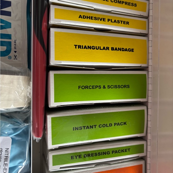 Metal First Aid Kit - Picture 4 of 14